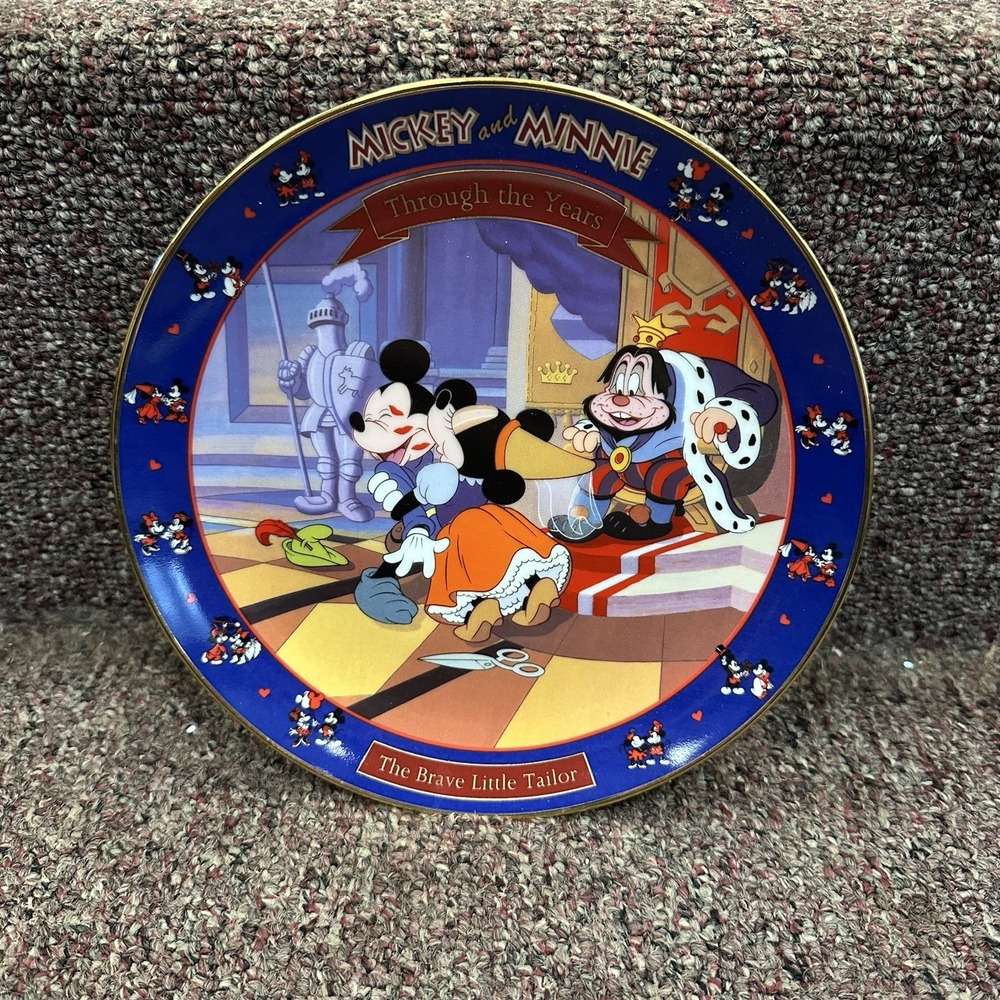 DISNEY'S‎ MICKEY AND MINNE MOUSE " THE BRAVE LITTLE TAILOR" COLLECTIBLE PLATE